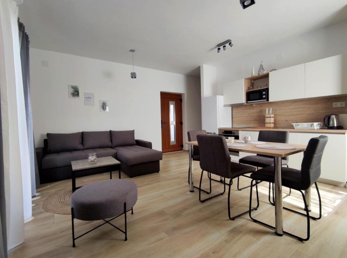 Apartments Leticia Vrsi Exterior foto